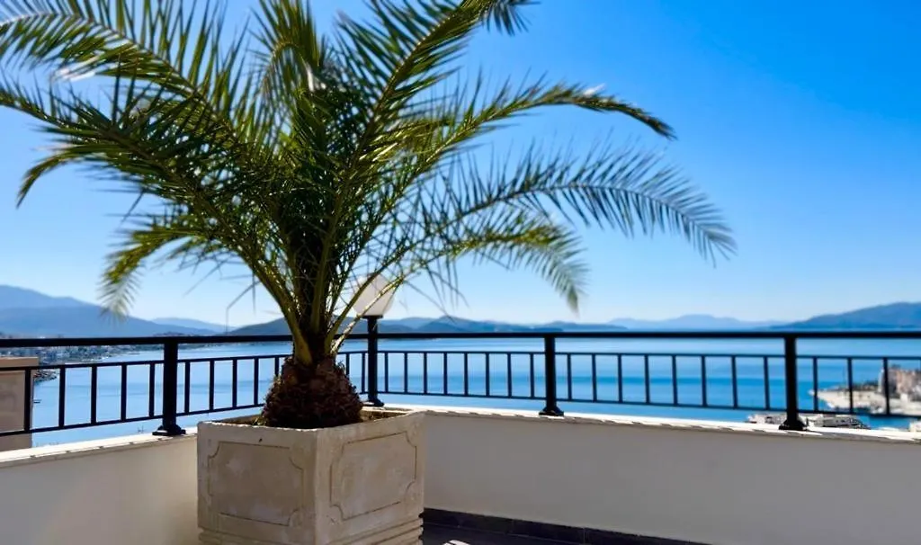 Teuta- Luxury Penthouse 200M2 Apartment Sarande